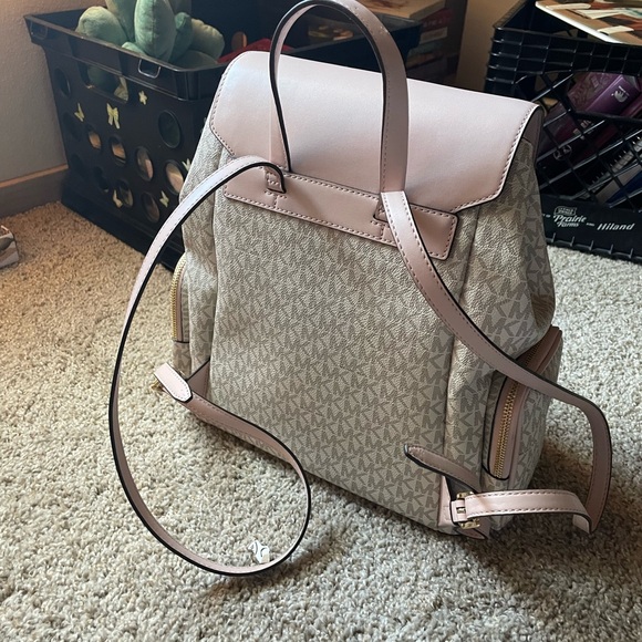 Selling my michael kors backpack! only used 3 times, really cute pink color. - Picture 4 of 4